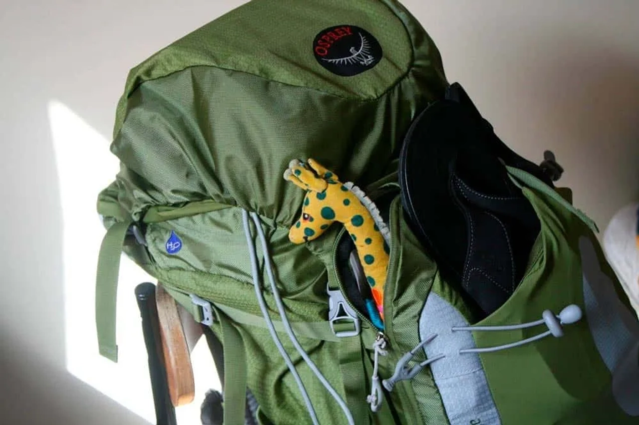 equipaje y mochila para un viaje al Sudeste Asiático