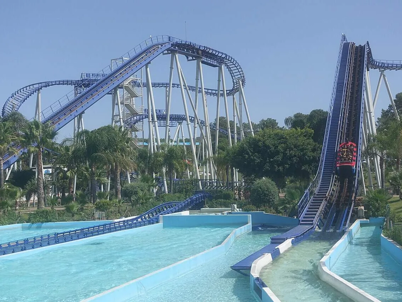 aquashow parque tematico em portugal