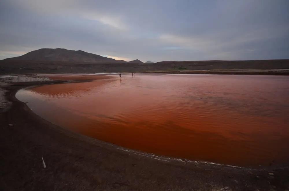 vista panoramica das salinas da pedra lume ilha do sal cabo verde