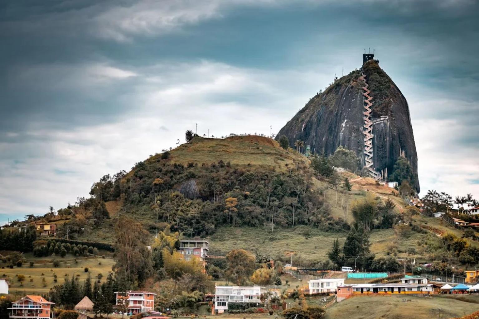 Para viajar a Colombia, ¿se necesita pasaporte?