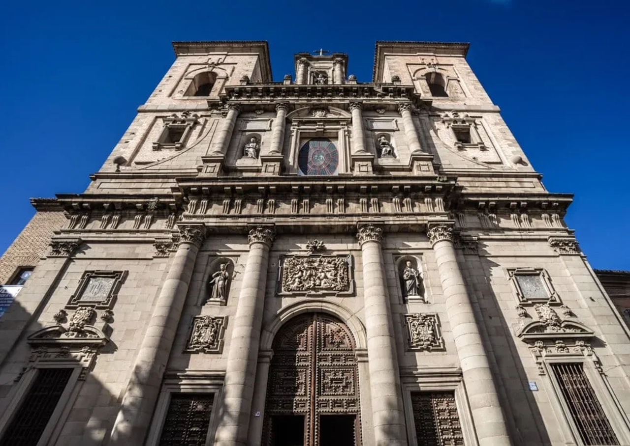 fachada principal da igreja dos jesuitas