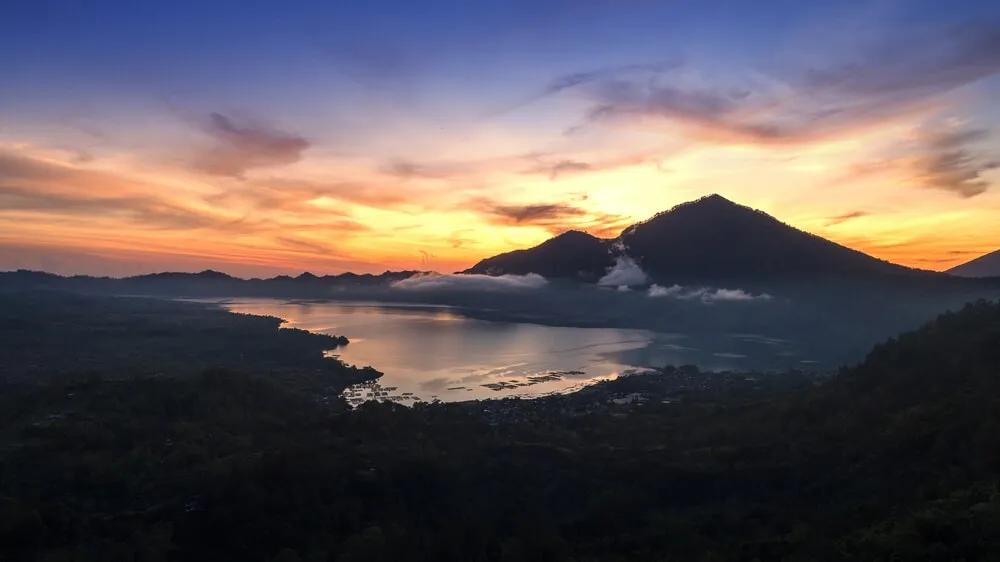 vista do vulcao batur ao nascer do sol