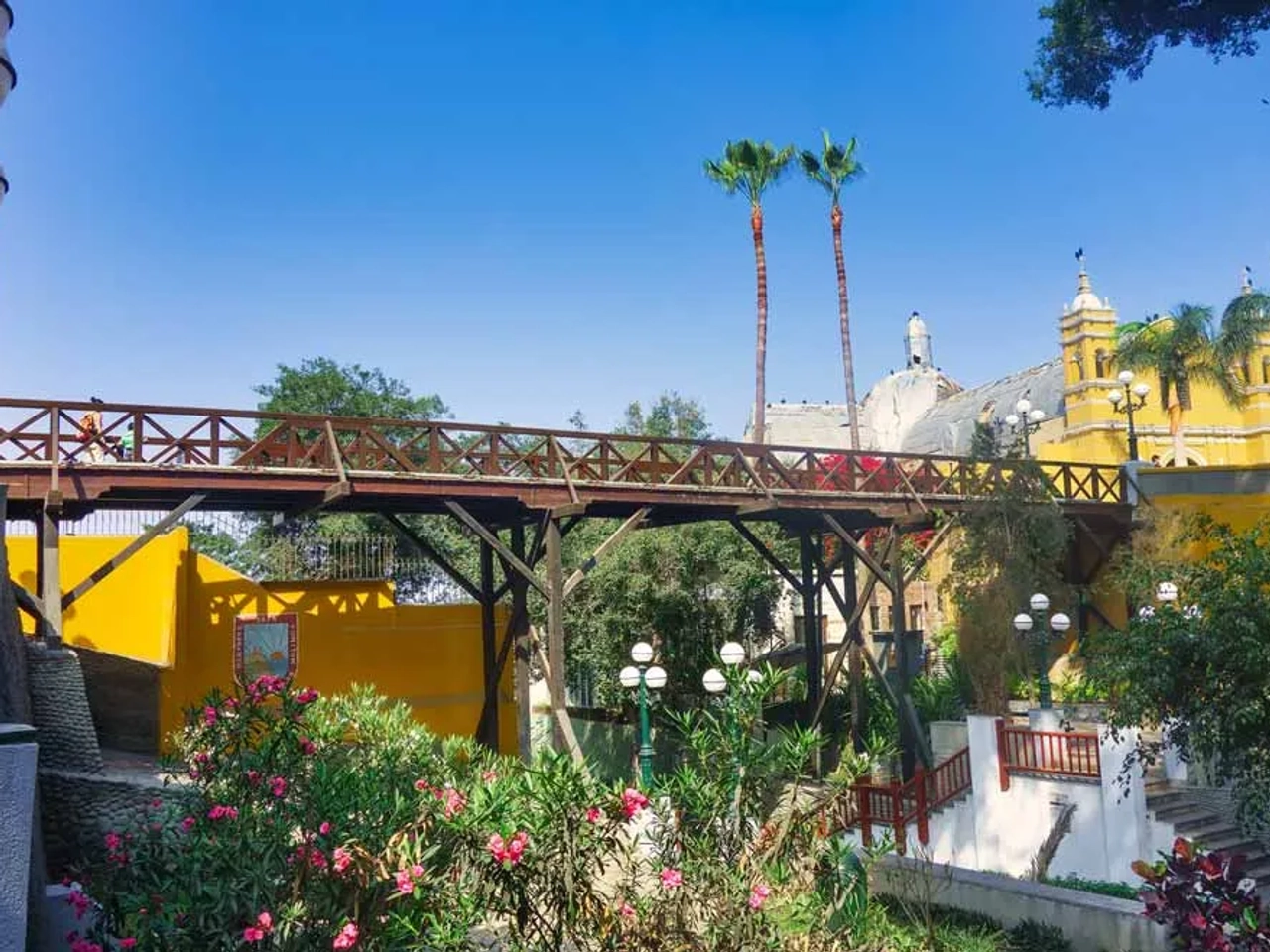 El barrio de Barranco y el Puente de los Suspiros