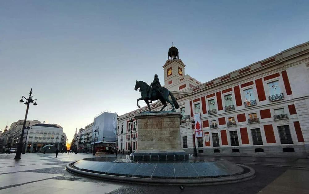 Puerta del Sol sin árboles