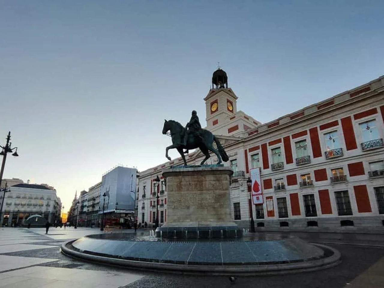 Puerta del Sol sin árboles