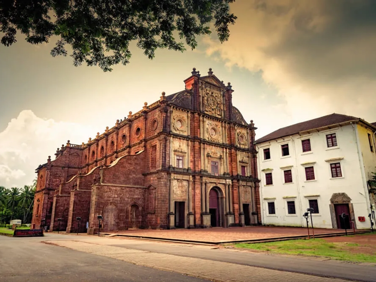antiga basilica do bom jesus em goa