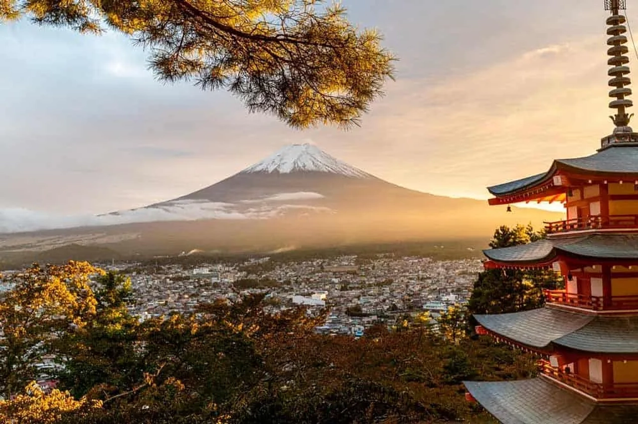 vistas del Monte Fuji desde la pagoda