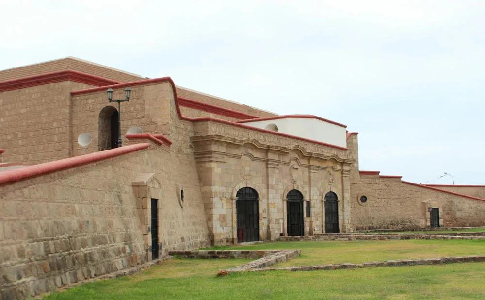 Fortaleza del Real Felipe y Monumental Callao