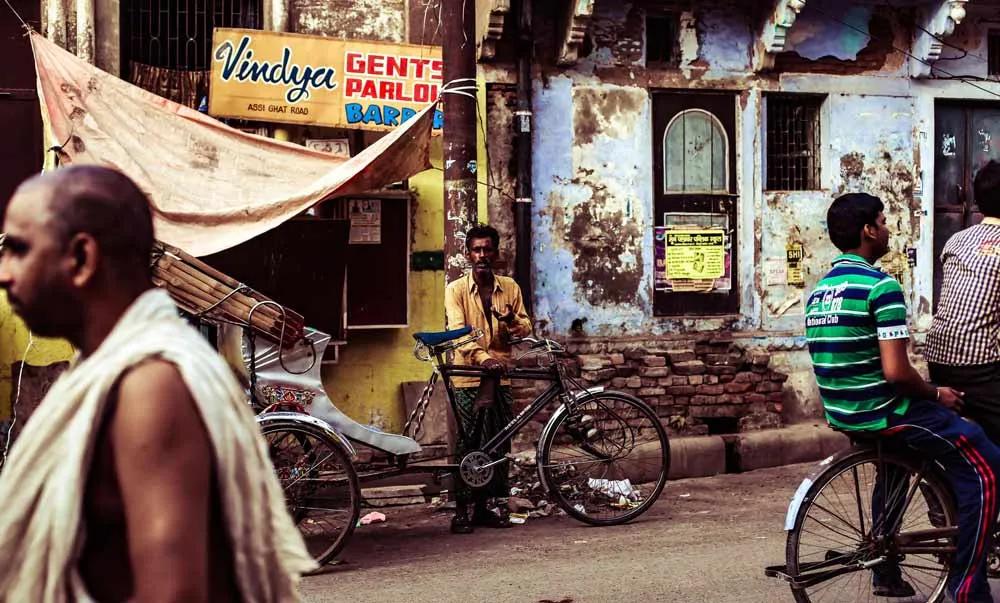 locais em rua na india 