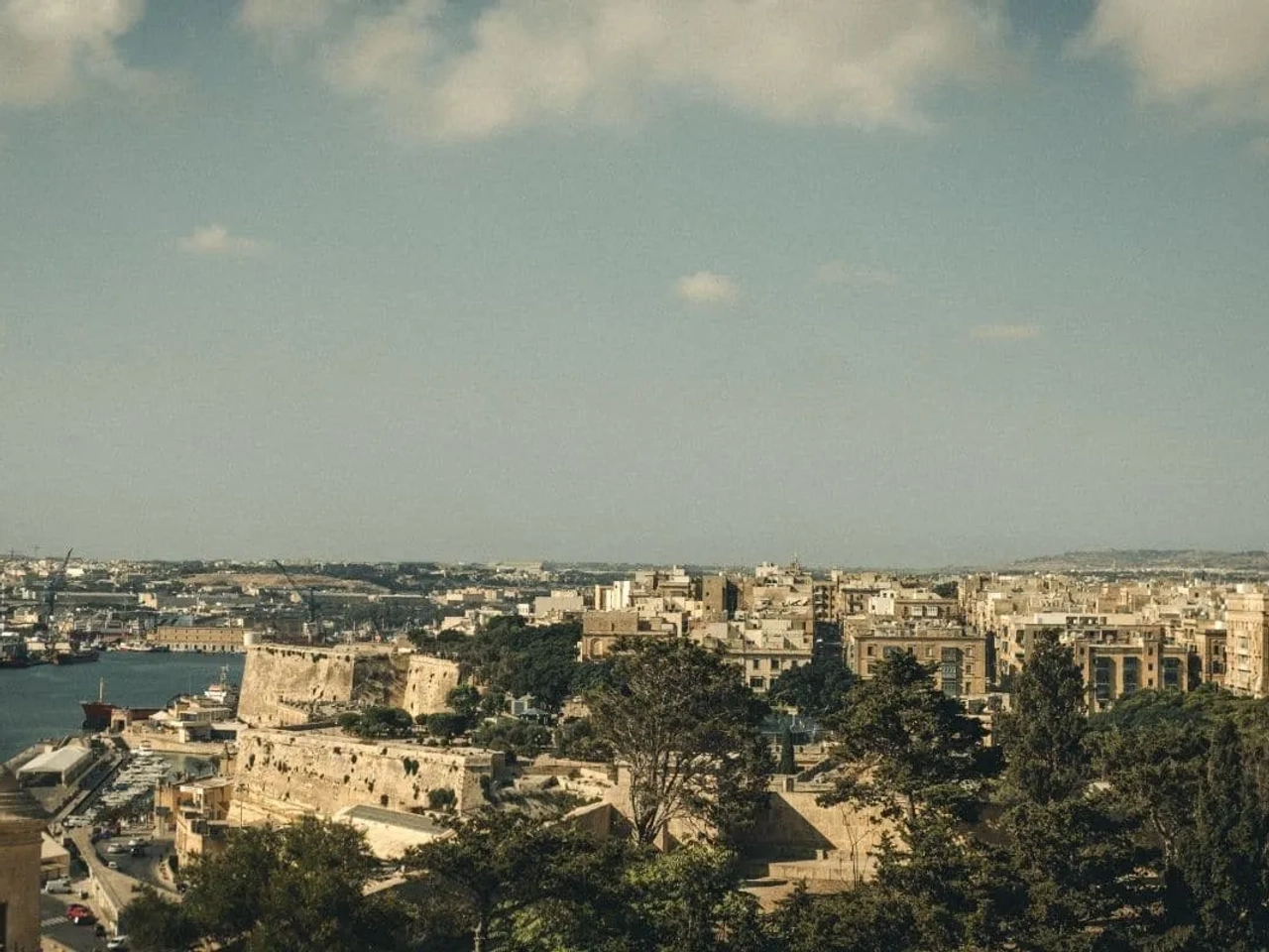 vista aerea sobre a cidade de valetta