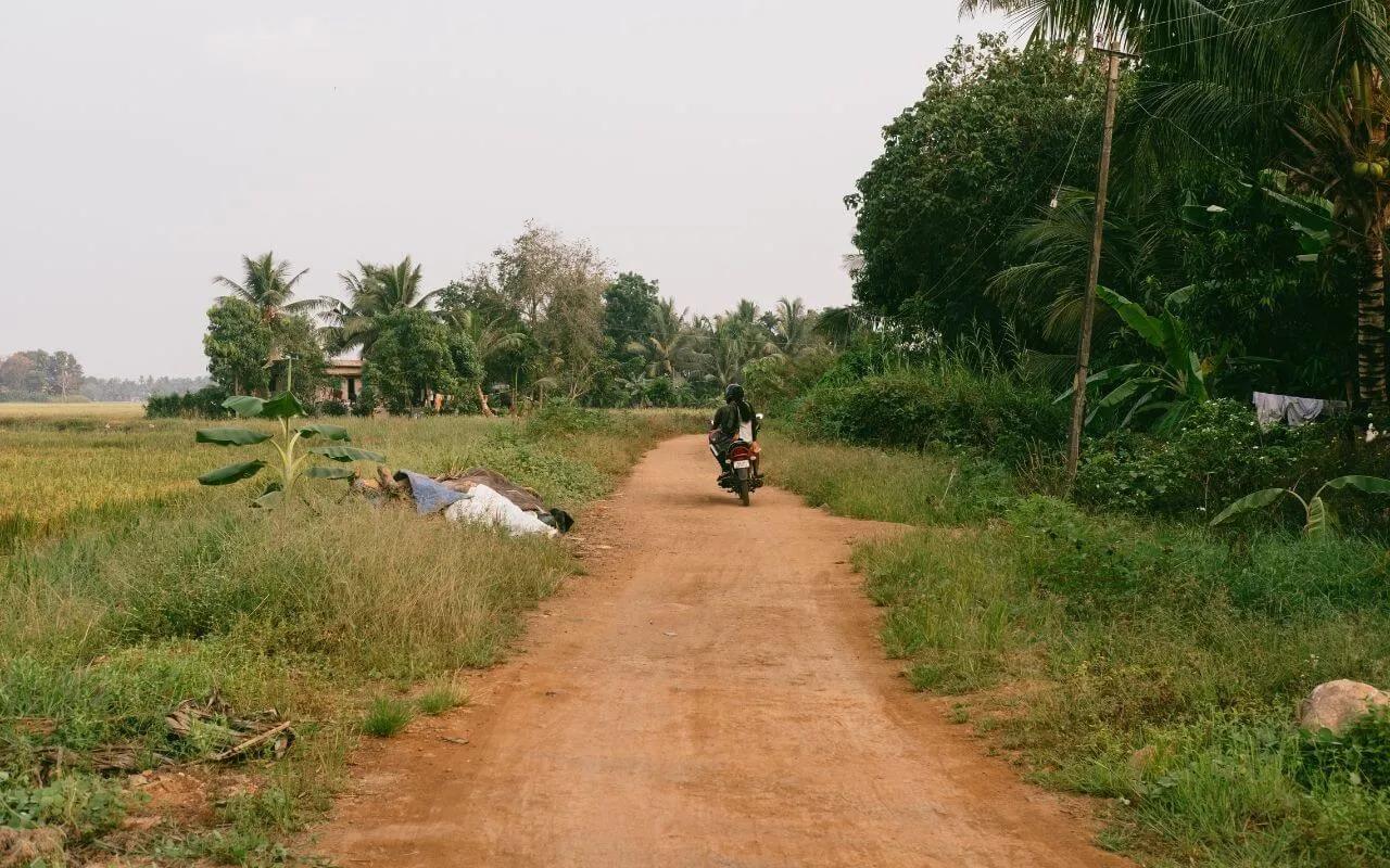 caminho de terra batida em trivandrum
