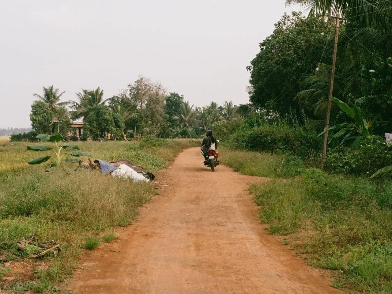 caminho de terra batida em trivandrum