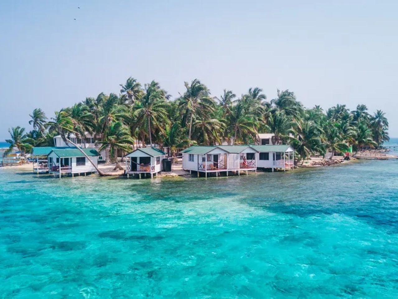 uma das ilhas de belize vista desde o mar