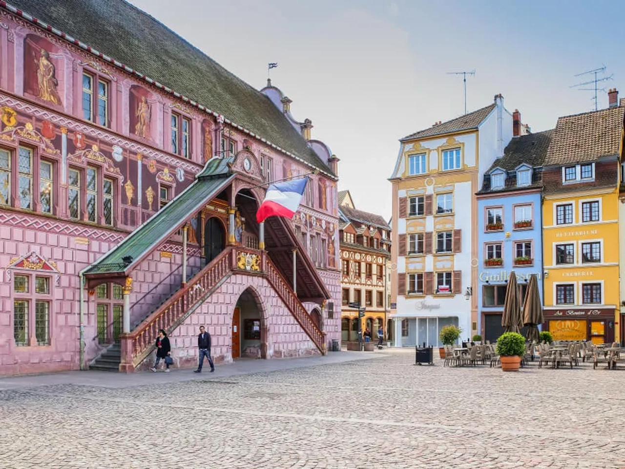 panoramica da praça central de mulhouse