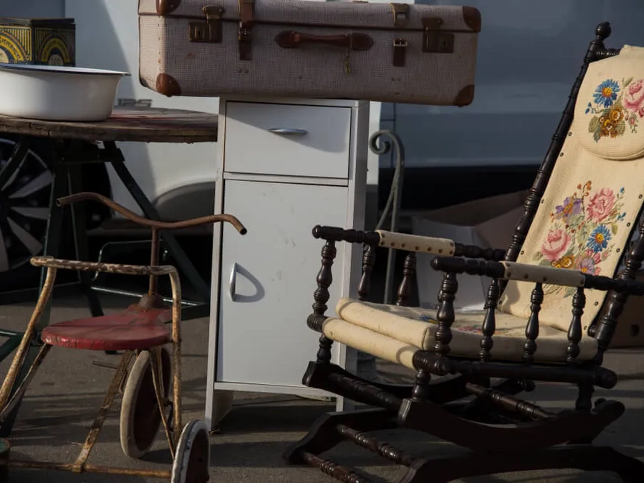 mobilia de segunda mao no mercado ij hallen