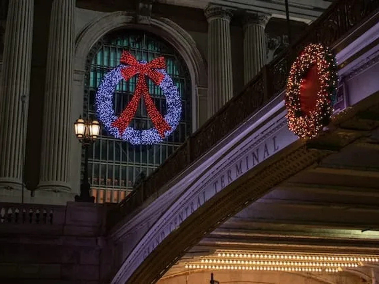 enfeites de natal na Grand Central Terminal em Nova Iorque