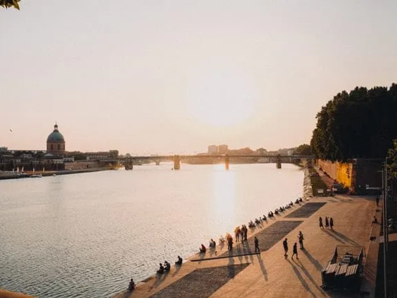 sunset em toulouse, frança