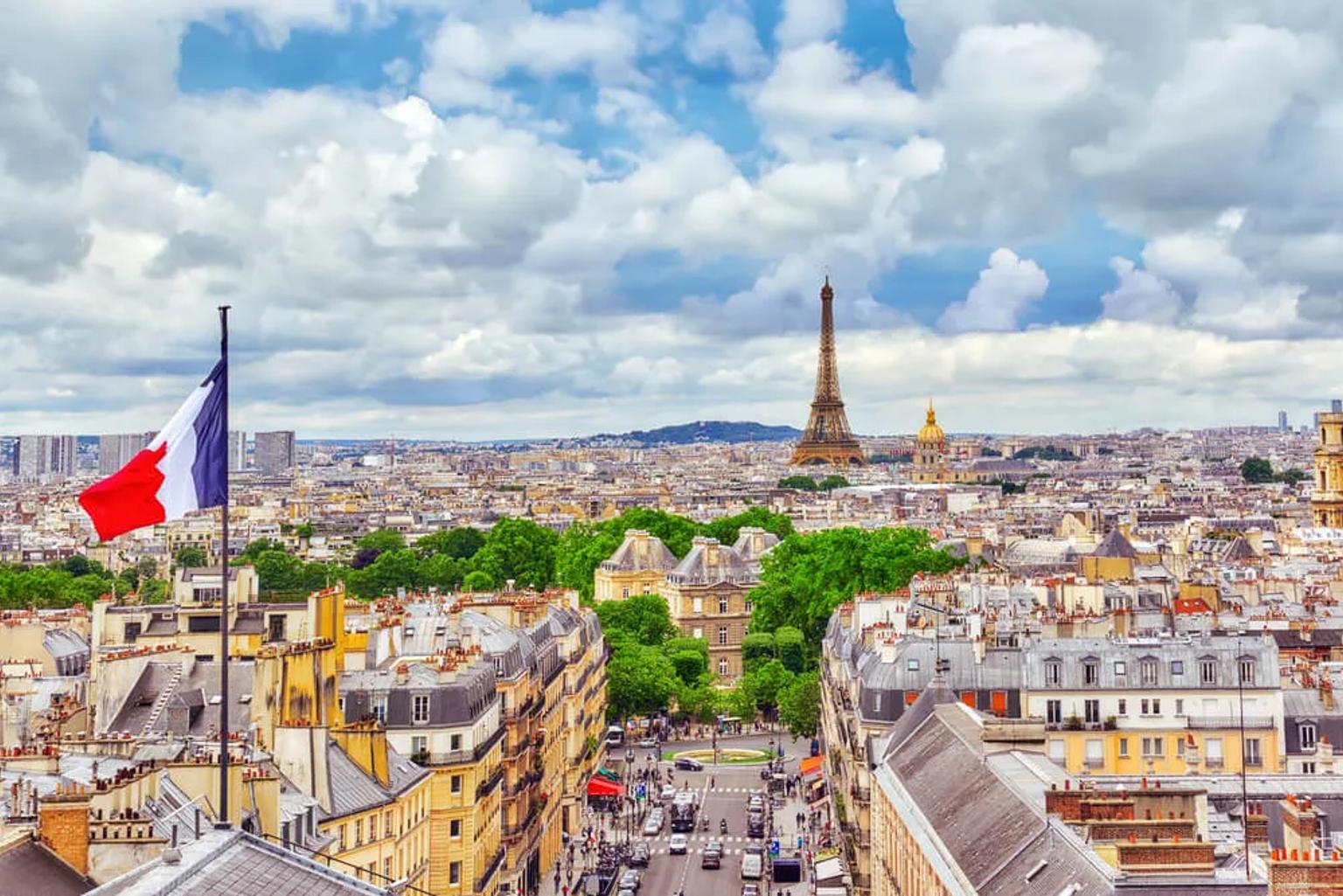vistas sobre paris desde um dos seus miradouros