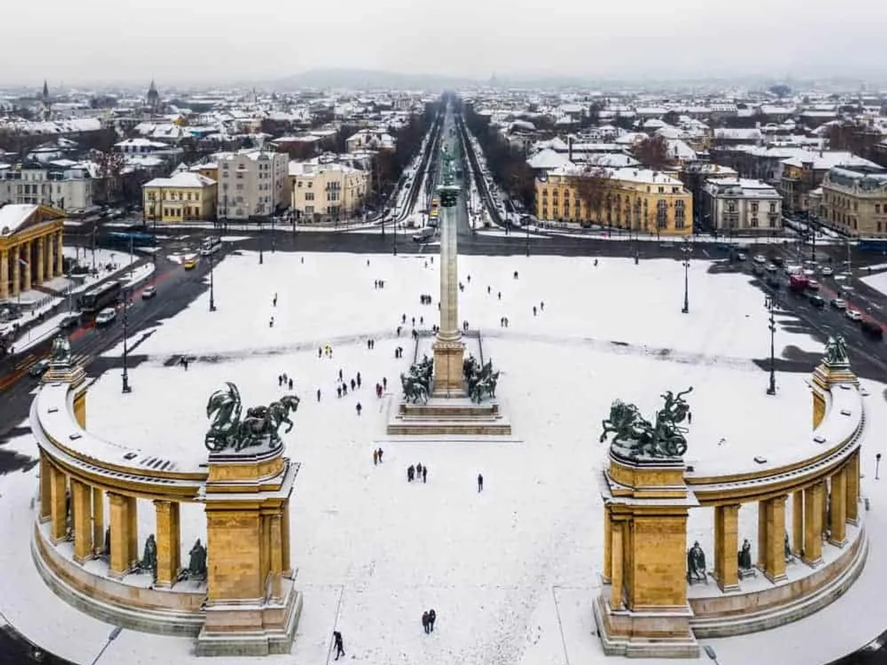 Praça dos heróis em Budapeste