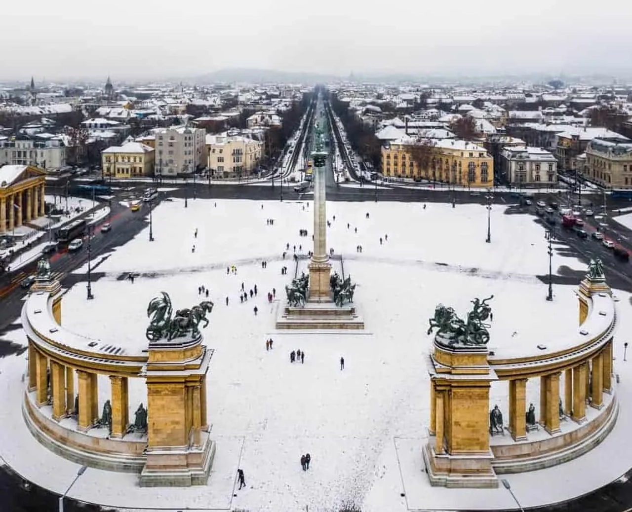 Praça dos heróis em Budapeste