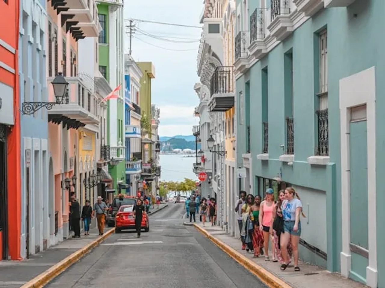 Pessoas a passear em San Juan Antiguo