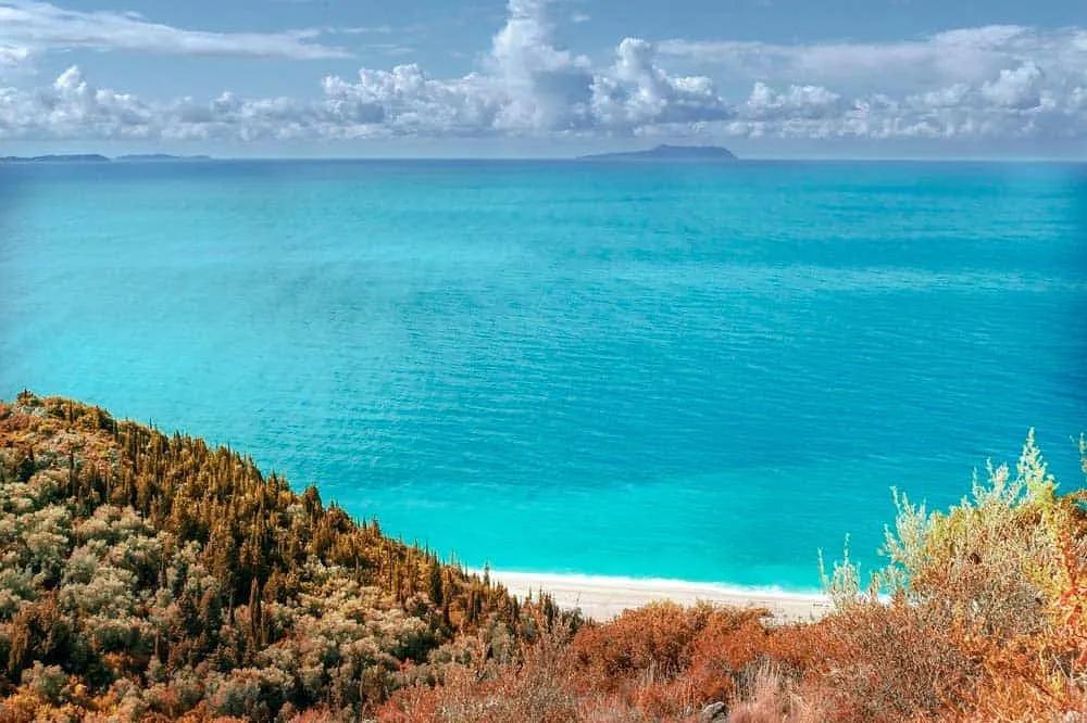 Qué se necesita para viajar a Albania desde España en 2025