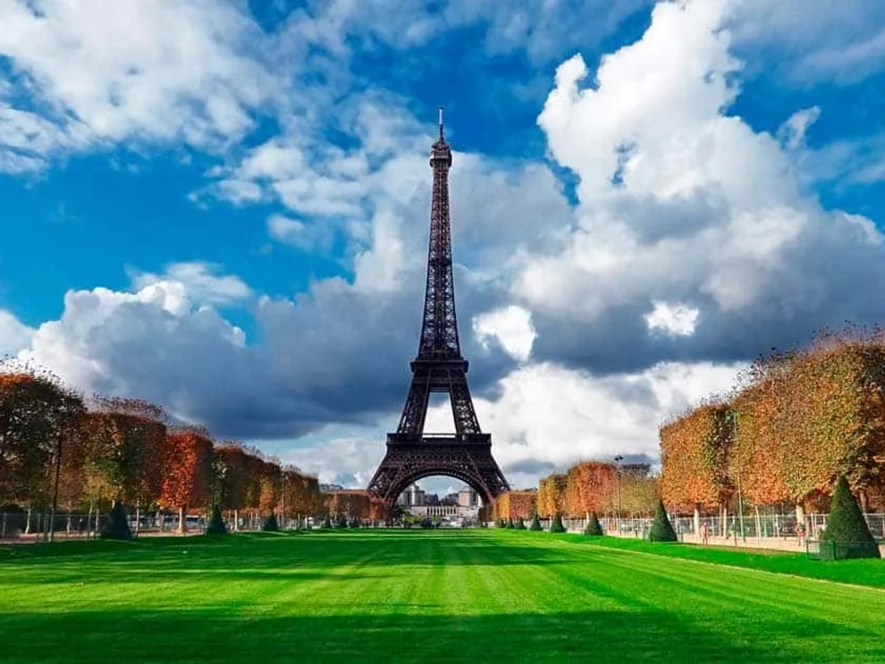 Qué seguro contratar para viajar a París