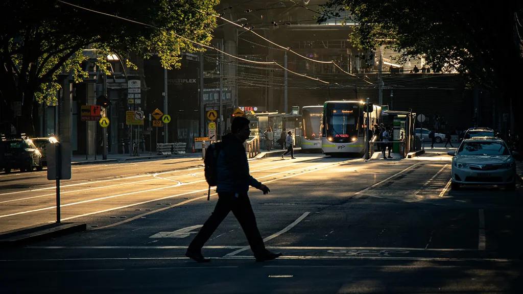 Backpacker viajar de forma económica