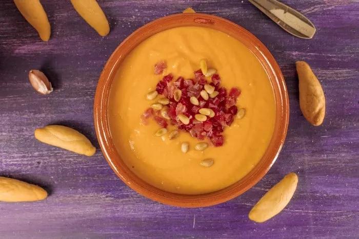 salmorejo prato típico da Andaluzia