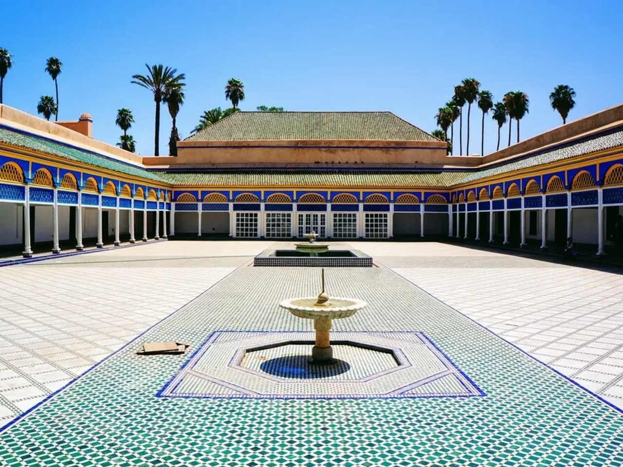 fonte e patio central do palacio