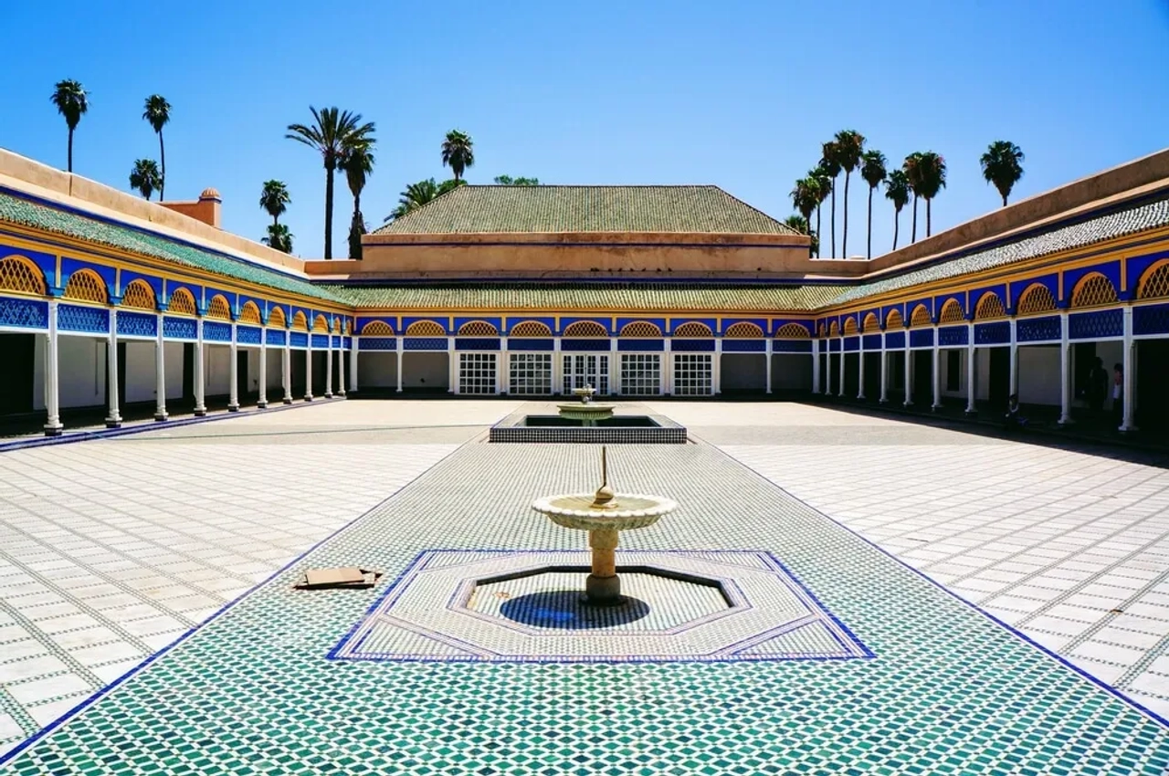 fonte e patio central do palacio