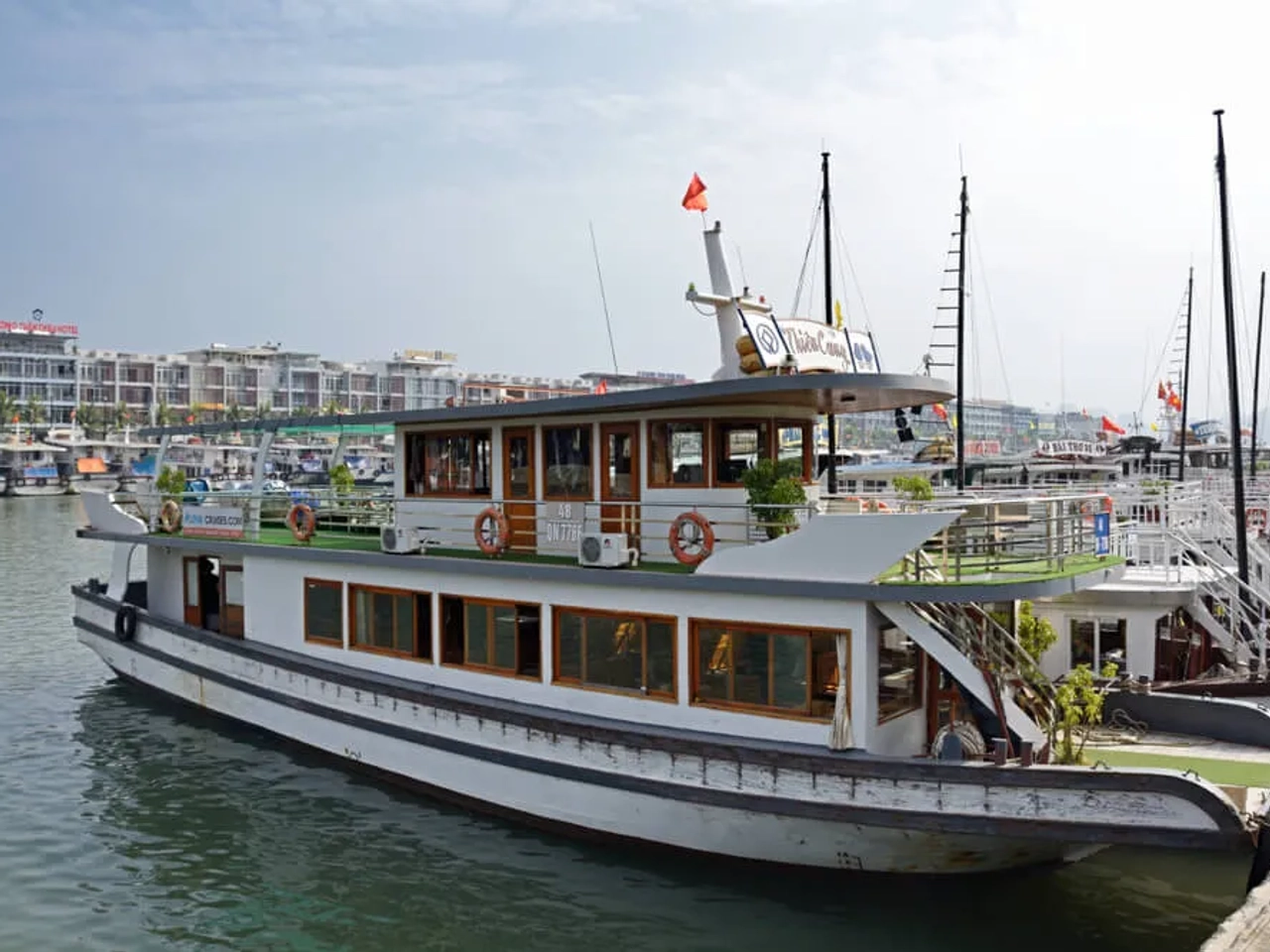 barcos utilizados nos cruzeiros em halong bay