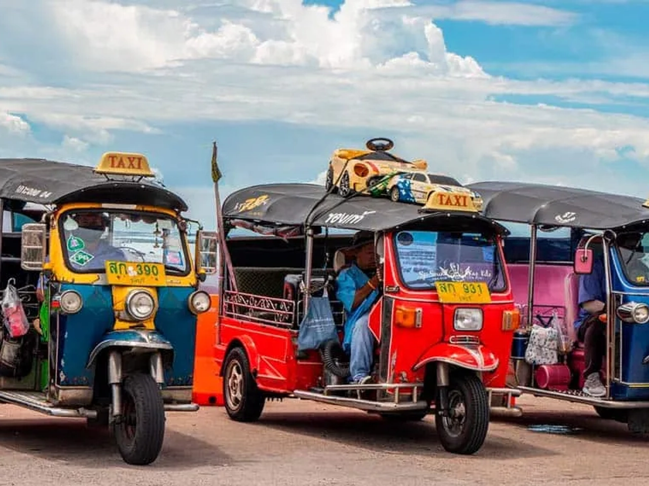 tuk tuk y otros medios de transporte
