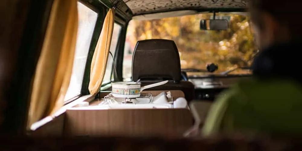 tacho ao lume numa autocaravana