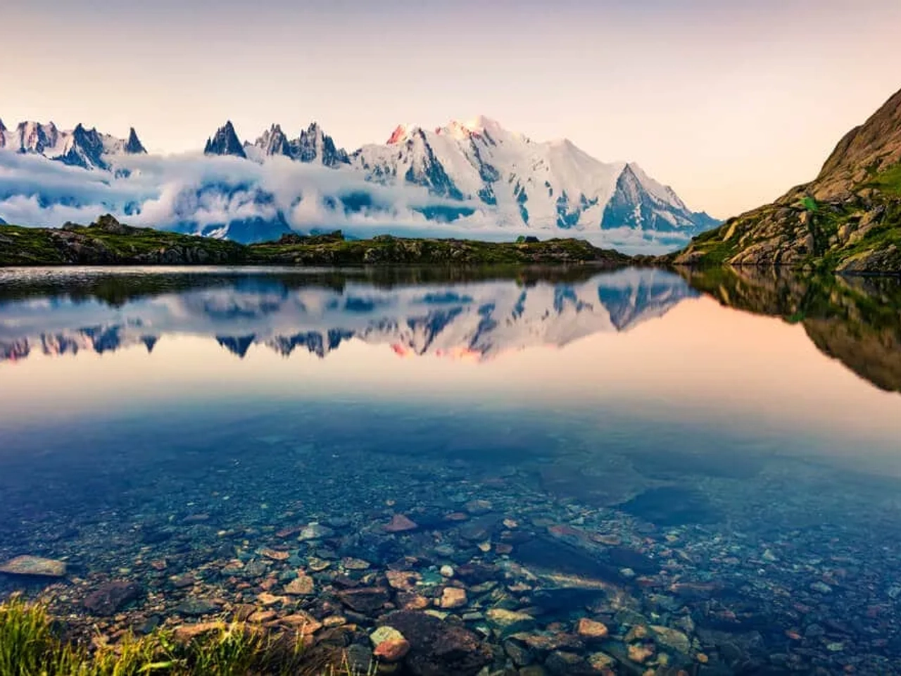 lago branco ao por do sol