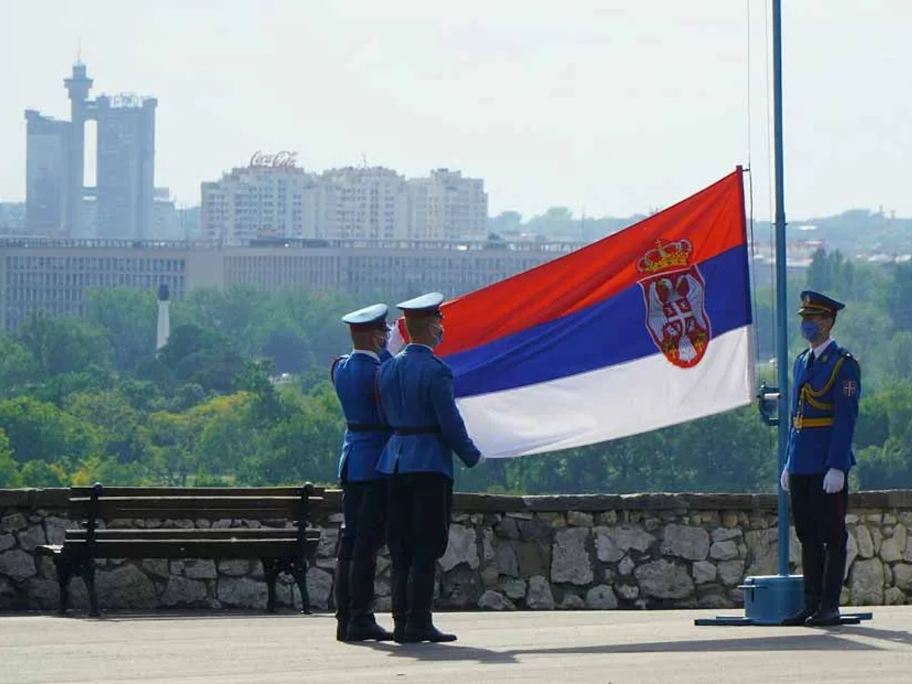 contratar póliza internacional para gastos médicos en Serbia