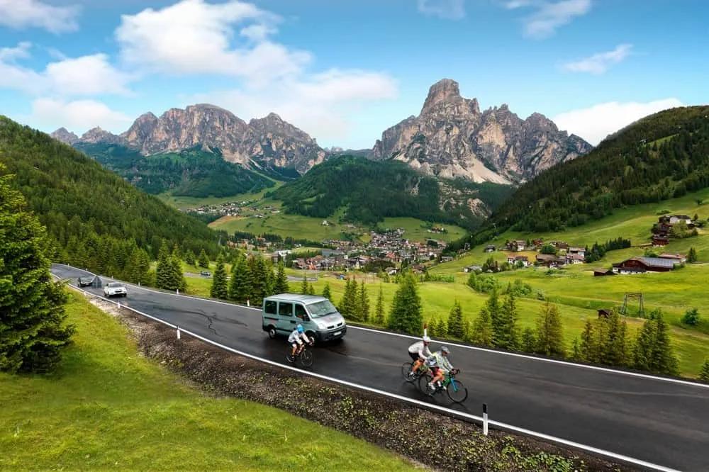 alquilar coche en Dolomitas