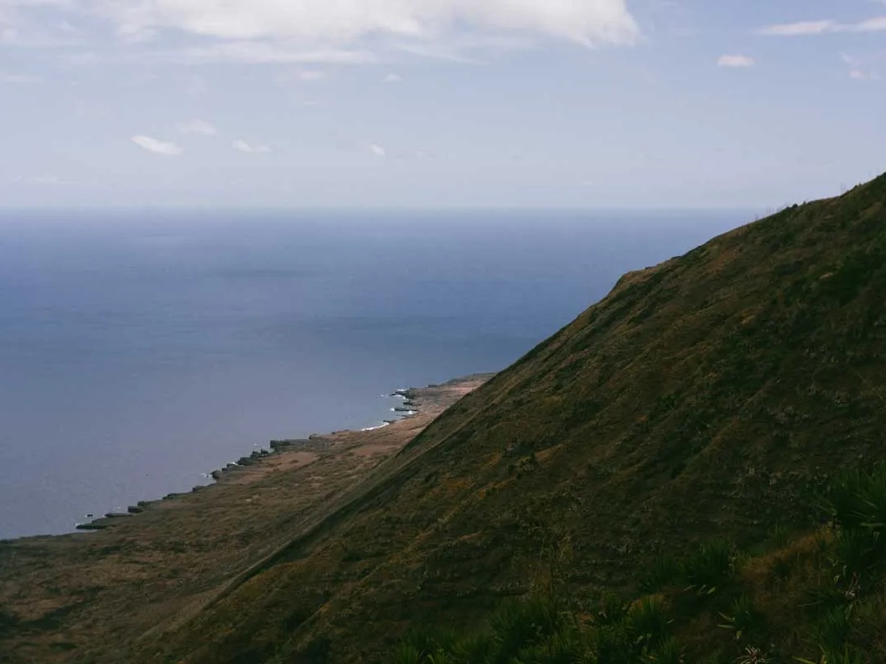 vista da costa da ilha do fogo