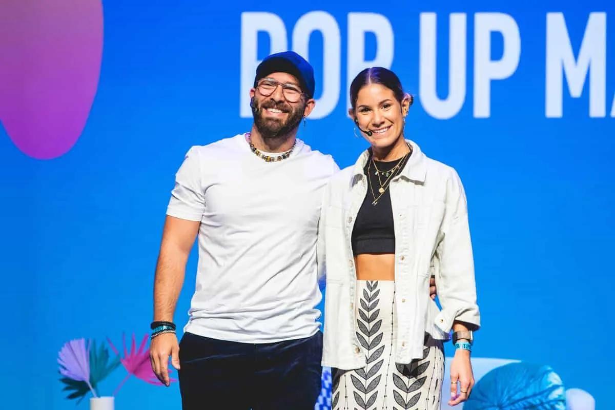 Dos Locos de Viaje en el Travel POP UP 2024