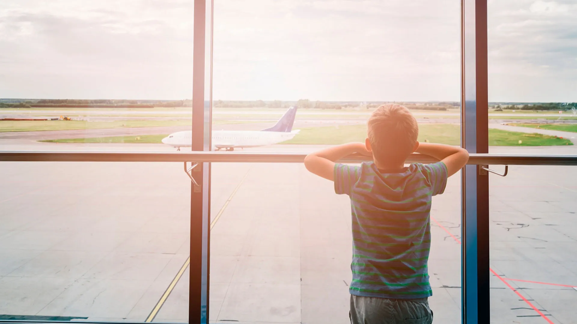 Chicas mirando el Empire State de Nueva York