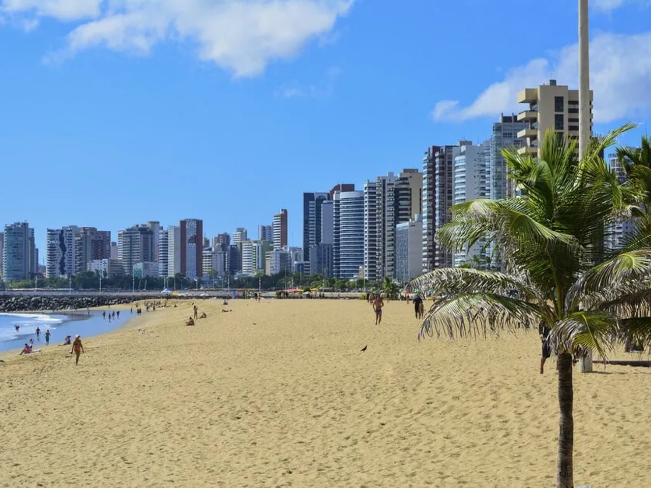 edificios e praia de iracema