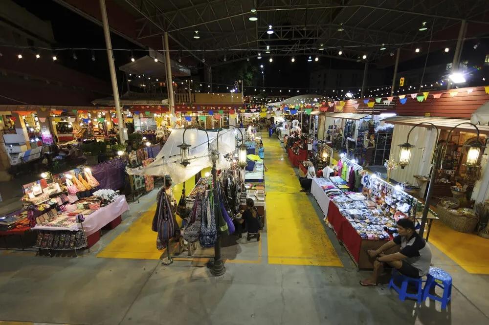 tendas do bazar noturno de chiang mai