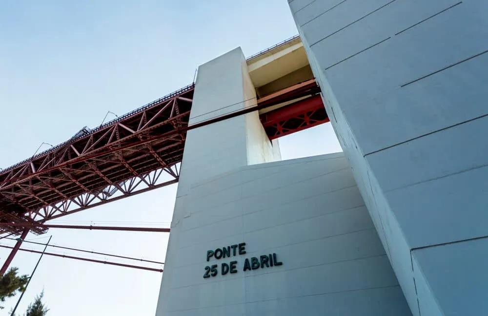 pilar 7 da ponte 25 de abril