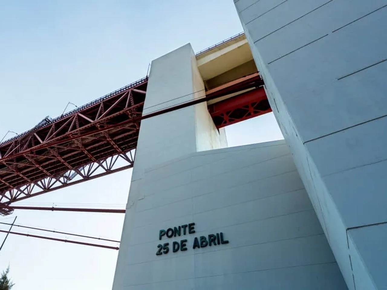 pilar 7 da ponte 25 de abril