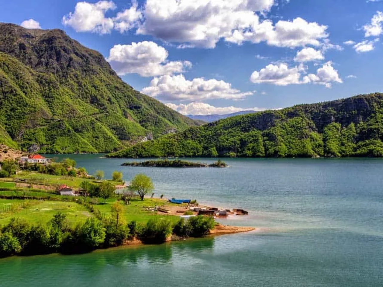 póliza internacional para viaje a Albania