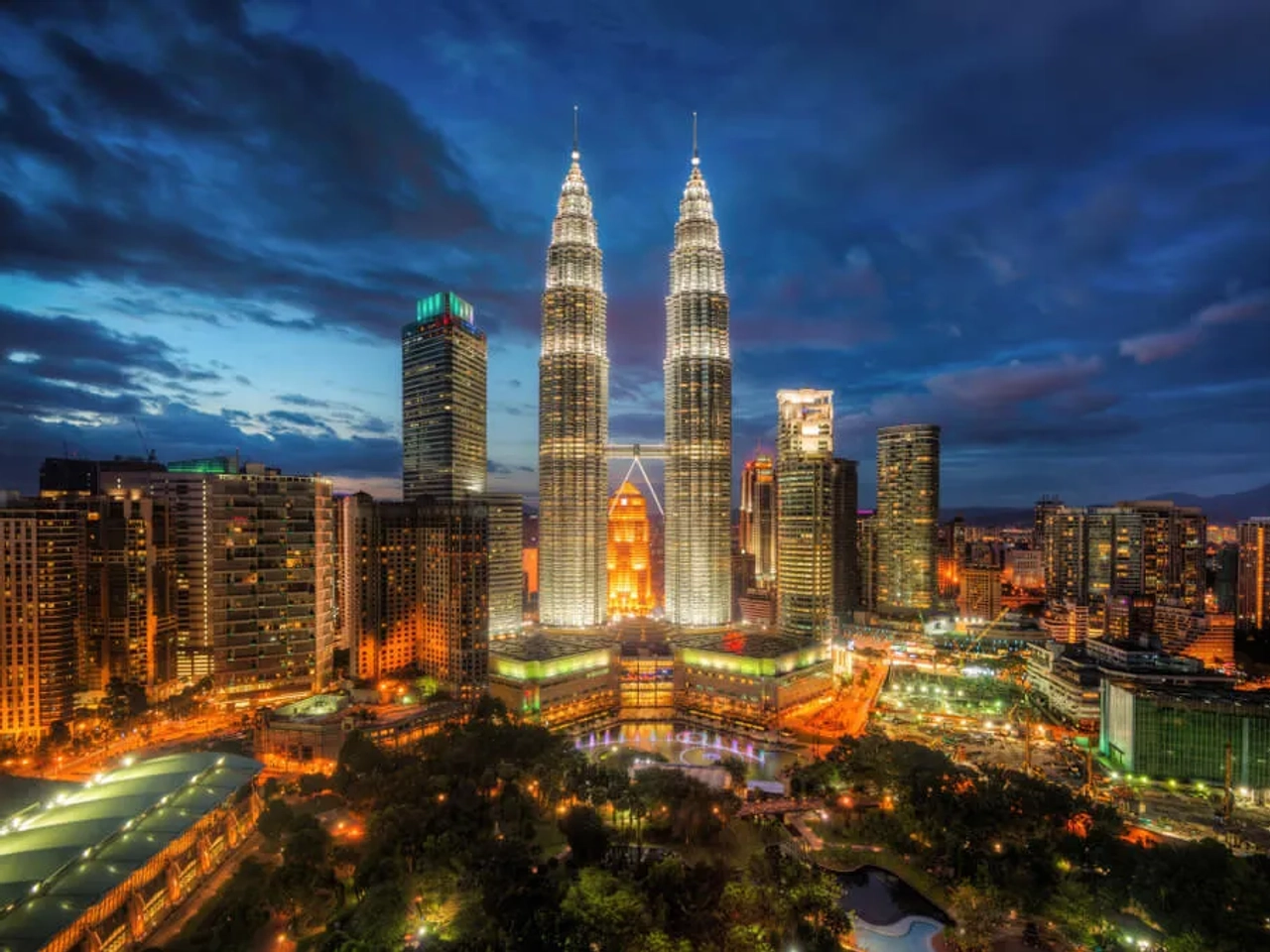 petronas towers à noite