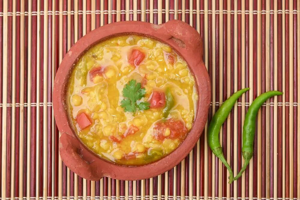 prato de caril com lentilhas