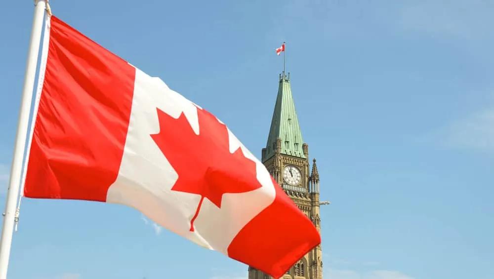 contratar seguro para viajar a Canadá