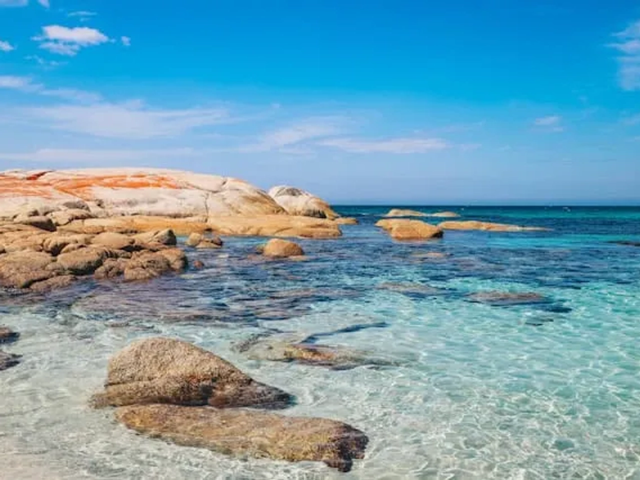 Bay of Fires com água cristalina na australia