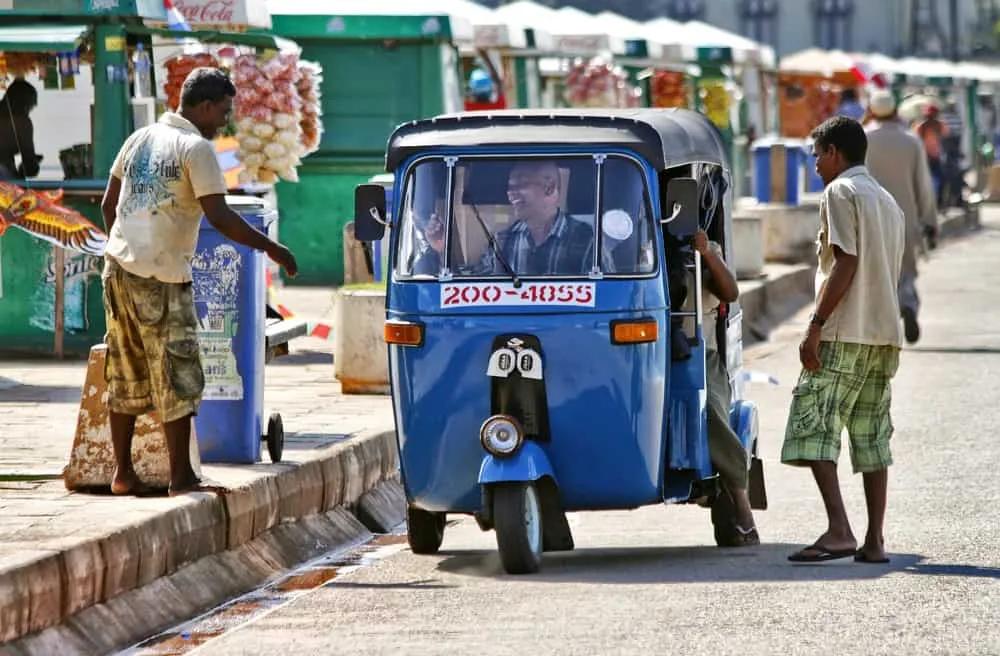 alquiler de tuk-tuk en Sri Lanka